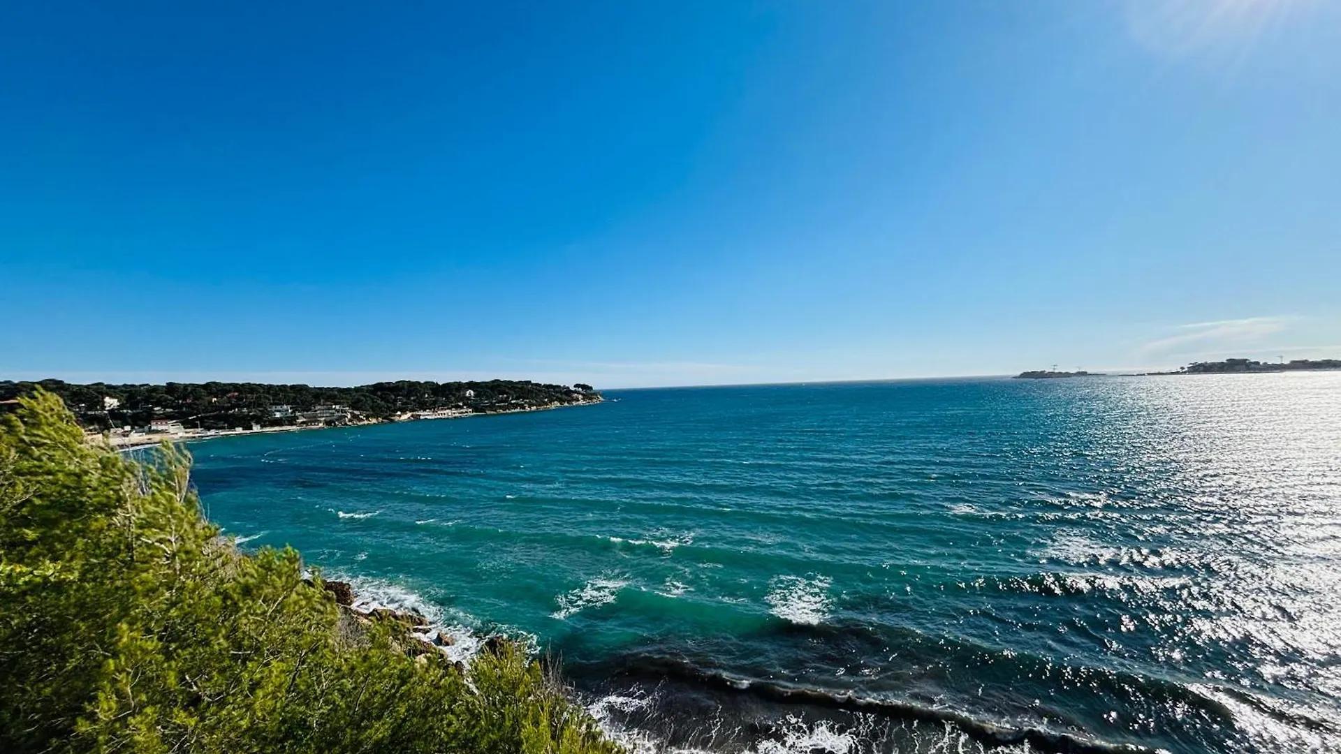 Chez Mamie Paulette, Clim Et Piscine, A 3 Minutes A Pied De La Plage Sanary-sur-Mer 0*,